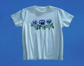 Vintage Pansies Shirt, Retro Flower Graphic Tee, 90s Style Baby Tee, Cottagecore Tshirt
