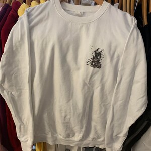 Biała bluza bawełniano-poliestrowa, rozmiar L, tekstylny nadruk z przodu i z tyłu, logo, limitowana seria Japan Samurai