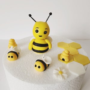 Itsy Bitsy Bees Edible Fondant Bumblebees Cake Topper 