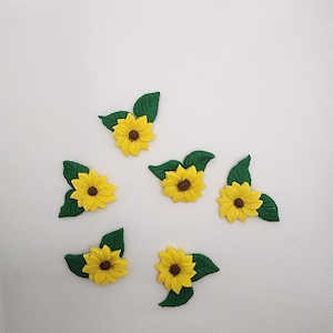Edible Sunflower Cupcake Toppers: Fall Cake Decorations
