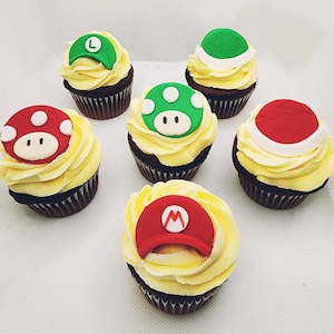 スーパーマリオフォンダンカップケーキトッパー マリオブラザーズケーキデコレーション ゲーマーの誕生日に食べられるマリオトッパー
