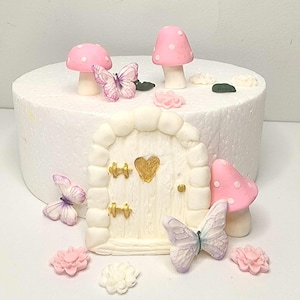 妖精のケーキトッパー：森の食べられる手作り妖精の家