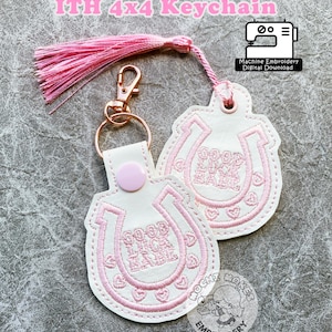 Powodzenia, kochanie ITH w obręczy brelok DIY Western Midwest Princess Craft Music Horseshoe Sapphic wzór do haftu Pobierz