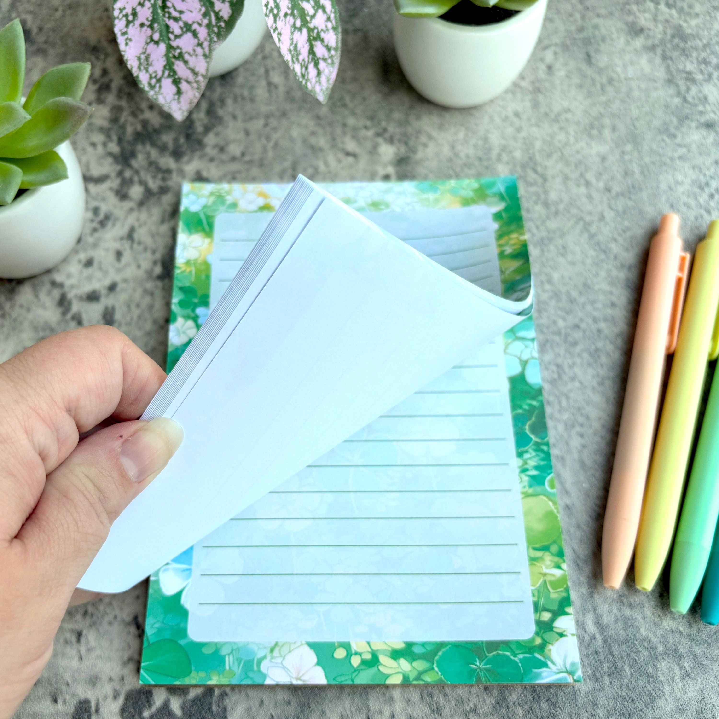 Simple Green Clover Notepad, Cute Kawaii Aesthetic Memo Pad, Notepad ...