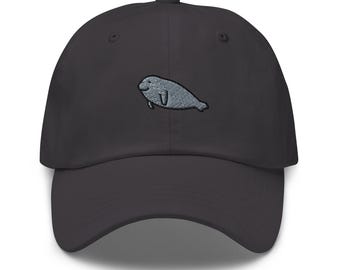 Gorra de papá bordada con manatí / Regalo de vaca marina / Gorra de béisbol clásica de algodón / Varios colores / Unisex para él y para ella