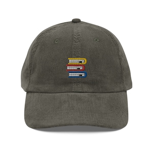 Casquette en velours côtelé Reading | Cadeau pour les bibliothécaires, les amateurs de lecture et les amateurs de lecture | Casquette vintage mignonne | Fabriqué de manière durable | Pour elle et lui | Chapeau souple de luxe