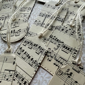 Etiquetas de música antiguas, partituras musicales, etiquetas de regalo, diarios de scrapbooking