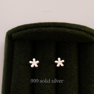 Tiny Forget-Me-Not Stud Earrings (4mm): S999 Pure Silver Flower, Delicate, Nature Inspired *S65*