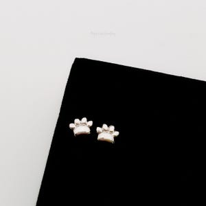 Pendientes pequeños con forma de huella de pata, broche de plata de ley, bonitos pendientes de mascota, gato, perro *S64*