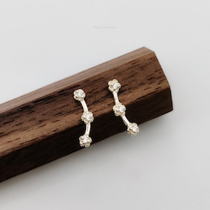 Tiny Forget-me-not Flower Stud Earrings in Sterling Silver, Flower Earrings, Forget Me Not Flower Stud Earrings