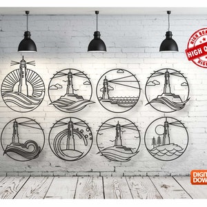 Può includere: Otto disegni di arte di linea in bianco e nero di fari con onde e raggi di sole. I disegni sono in cerchi e sono su uno sfondo di muro di mattoni bianco.