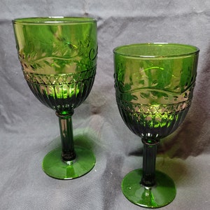 Vintage Green Wine Glasses - Set of 2