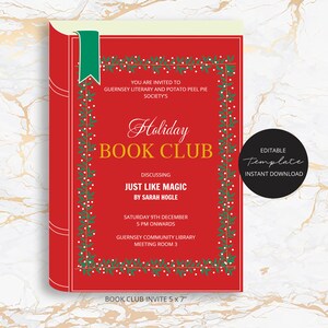 Op de afbeelding: Een rode uitnodiging ontworpen als een boekomslag voor een Holiday Book Club. De tekst bevat "Holiday Book Club" en details over een discussie over "Just Like Magic" van Sarah Hogle. De uitnodiging is 12,7 x 17,8 cm groot.