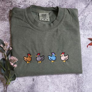 Stardew Valley Chicken embroidered Sweatshirt, Perfect Gift for Gamers, Stand out with Gaming-inspired Fashion, Handcrafted Gaming Apparel