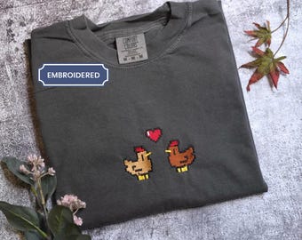 EMBROIDERED Stardew Valley Chicken Sweatshirt, Perfect Gift for Gamers, Stand out with Gaming-inspired Fashion, Handcrafted Gaming Apparel