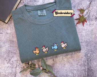 Stardew Valley Chicken embroidered Sweatshirt, Perfect Gift for Gamers, Stand out with Gaming-inspired Fashion, Handcrafted Gaming Apparel