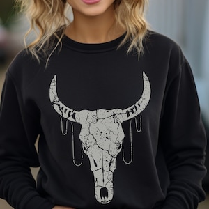 Boho Cow Skull Sweatshirt, Bull Skull Crewneck, Vintage Western Wear, Cow Skull Graphic Sweatshirt, Animal Skull Sweatshirt, Wild West Gift