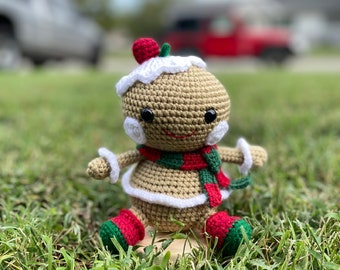 Crochet Gingerbread man, Amigurumi Gingerbread man, Christmas plushie, holiday decor/toy, plushie Gingerbread man