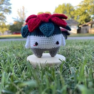 Crochet Mini Poinsettia doll, amigurumi Christmas Poinsettia, stuffed Christmas Poinsettia doll, kids toy, nursery