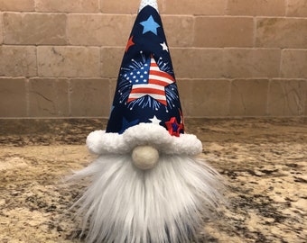 Fourth of July Star Gnome: Patriotic Tier Tray Decor