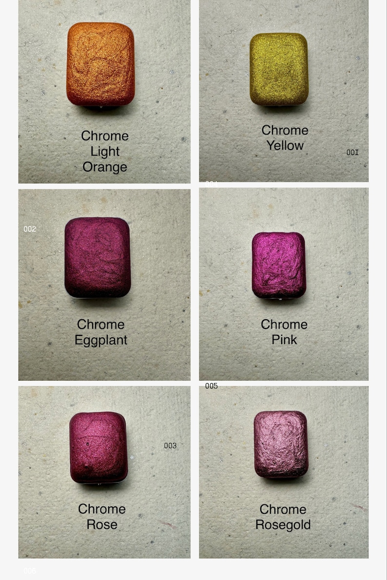 Puede incluir: Seis peque&ntilde;os recipientes cuadrados de pintura cromada met&aacute;lica en los colores naranja claro, amarillo, berenjena, rosa, rosa y oro rosa.