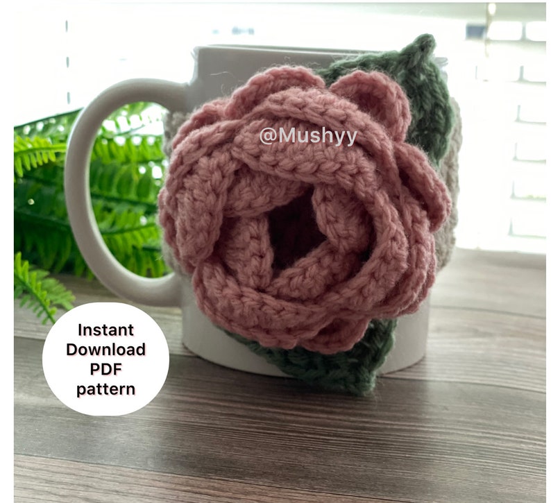 Mug au crochet, motif cosy de roses épanouies Téléchargement PDF instantané pour des matins douillets image 1