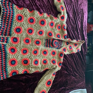 Pull à capuche carré Sunburst Grandma