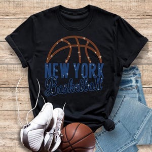 Maglietta con strass New York Basketball Game Day, maglietta sportiva dal design elegante, maglietta unisex classica di alta qualità, regalo perfetto per gli amanti del basket