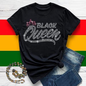 Schwarze Königin Strass Shirt, hübsches schwarzes Sweatshirt, Geschenk für schwarze Frauen Geburtstag, African Beauty Outfit, Softstyle Baumwolle T-Shirt