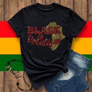 Shirt zwart is mooi met kaart strass, T-shirt Afrikaanse kaart silhouet, T-shirt pan-Afrikaanse kleuren, zwarte geschiedenismaand, Afrikaanse kleding