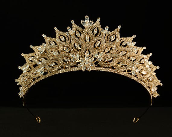 Gold Crystal Bridal Tiara Crown - Luxury Women\'s Headpiece Amazon.com: CURASA Gold Tiara and Crowns for Women Crystal  main image 2
