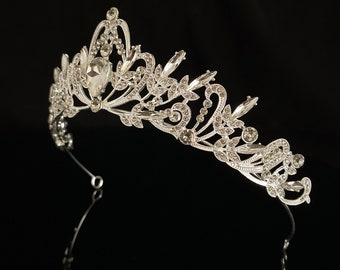 Crystal Tiara Crown with Combs - A Sparkling Headband for Princesses, Brides, and Birthday Parties - Elegant Hair Accessories and Jewelry