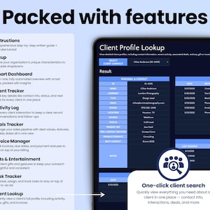 Pu&ograve; includere: Un'interfaccia digitale intitolata Client Profile Lookup con un tema blu scuro e accenti blu chiaro. Lo schermo mostra dettagli di contatto, registri delle attivit&agrave; e dati finanziari. L'elenco delle funzionalit&agrave; include Instructions, Setup, Smart Dashboard, Client Tracker, Activity Log, Deals Tracker, Invoice Manager, Gifts & Entertainment, Task Tracker e Client Lookup.