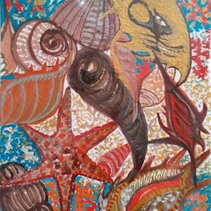 Cartas de amor de conchas marinas en la arena, una postal original pintada a mano en gouache, en papel Arches prensado en frío, de 4 x 6 pulgadas de tamaño.