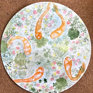 Estanque mágico de koi rodeado de hermosas flores, arte de acuarela original pintado a mano, firmado y fechado