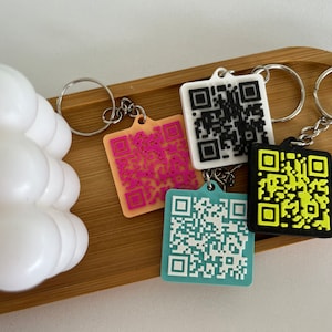 Porta-chaves com código QR personalizado e impresso em 3D | URL, WiFi, Instagram, Bitcoin | Acessório moderno para redes digitais