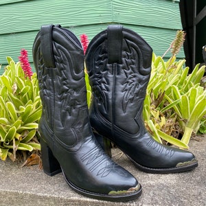 Botas de cowboy de couro preto, botas ocidentais