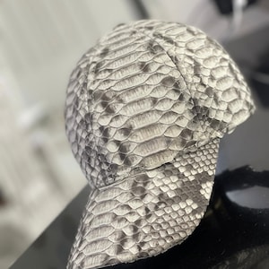 chapeau peau de python