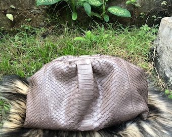 Pochette en python taupe brillant