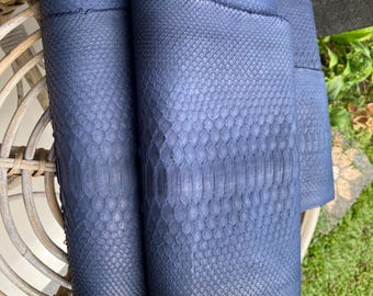 Véritable peau de phyton bleu marine