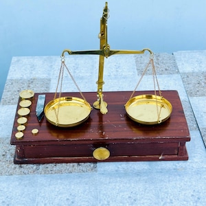 Personalized Brass Apothecary Scale, Vintage Apothecary Scale, Goldsmith Balance Scale, Decorative Balance Scale, Vintage Weighing Scale