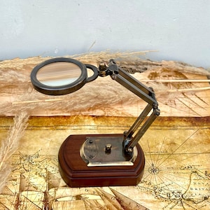 Personalisierte Desktop-Lupe mit beweglicher Linse auf Holzbasis, nautische Lupe, antiker Kartenleser, optische Linse von Vintage-Schmuck