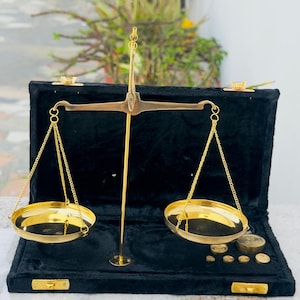 Vintage Style Gold and Diamond Weighing Scales, Brass Balance Scale, Classic Apothecary Balance Scales, Brass Weight Scale, Antique Scale
