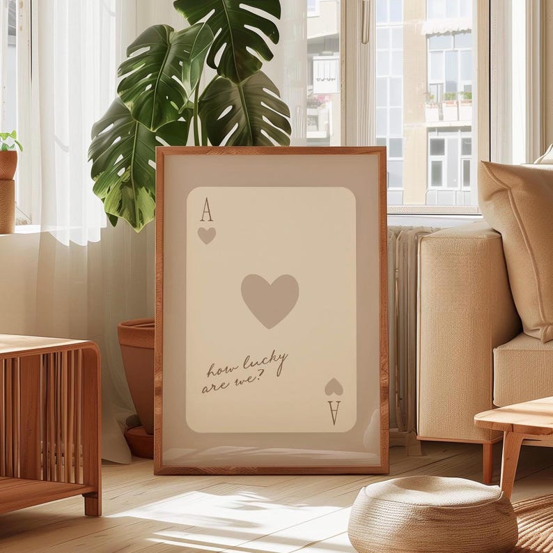 How Lucky Are We Playing Card Beige Heart Print, Trendy Beige Aesthetic Wall Art Decor, Retro Minimalist Print, Lucky Heart Poster bild 11