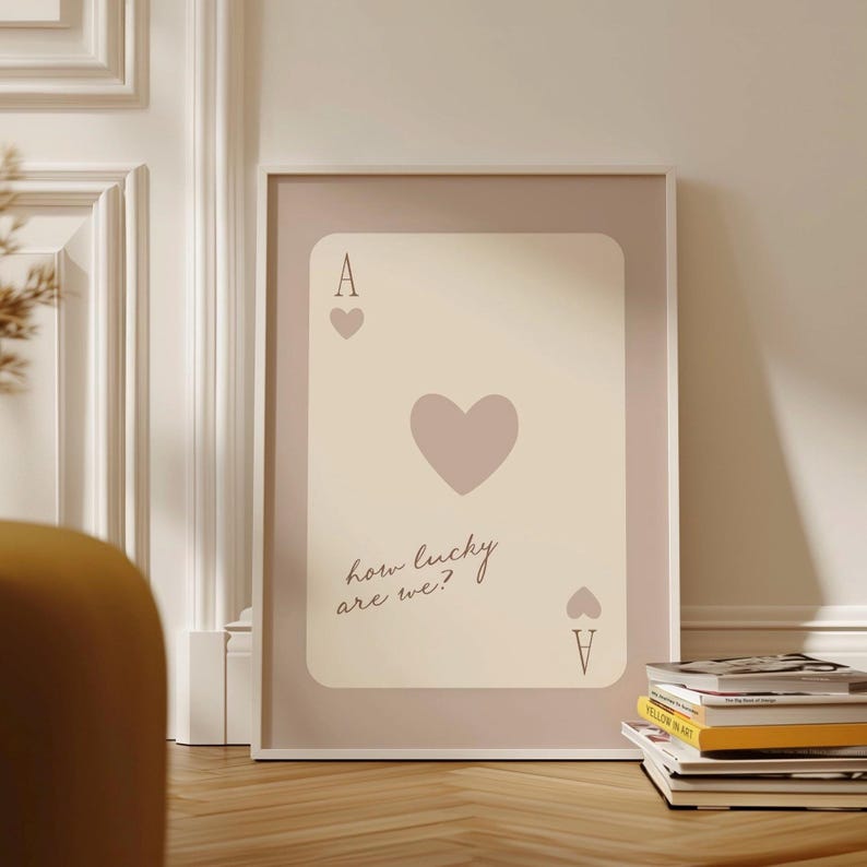 How Lucky Are We Playing Card Beige Heart Print, Trendy Beige Aesthetic Wall Art Decor, Retro Minimalist Print, Lucky Heart Poster bild 6