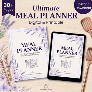 Könnte beinhalten: Ein digitaler und druckbarer Essensplaner mit über 30 Seiten, verziert mit violetten Blumenillustrationen, dem Text Ultimate MEAL PLANNER, einem Tablet mit demselben Cover-Design sowie zwei kupferfarbenen Stiften und zwei kupfernen Pfannenwendern.