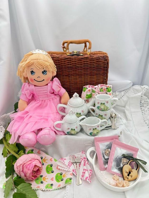 delton　ティーセット　テディベア　アメリカ　ポーセリン Delton Children's Porcelain Tea Set for 2 in Wicker Basket