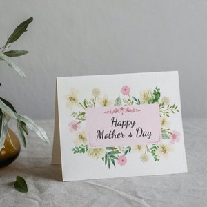 Tarjeta del Día de la Madre, tamaño A6, diseño floral digital, imprimible, descarga instantánea, tarjeta minimalista con ramo de flores primaverales para mamá.
