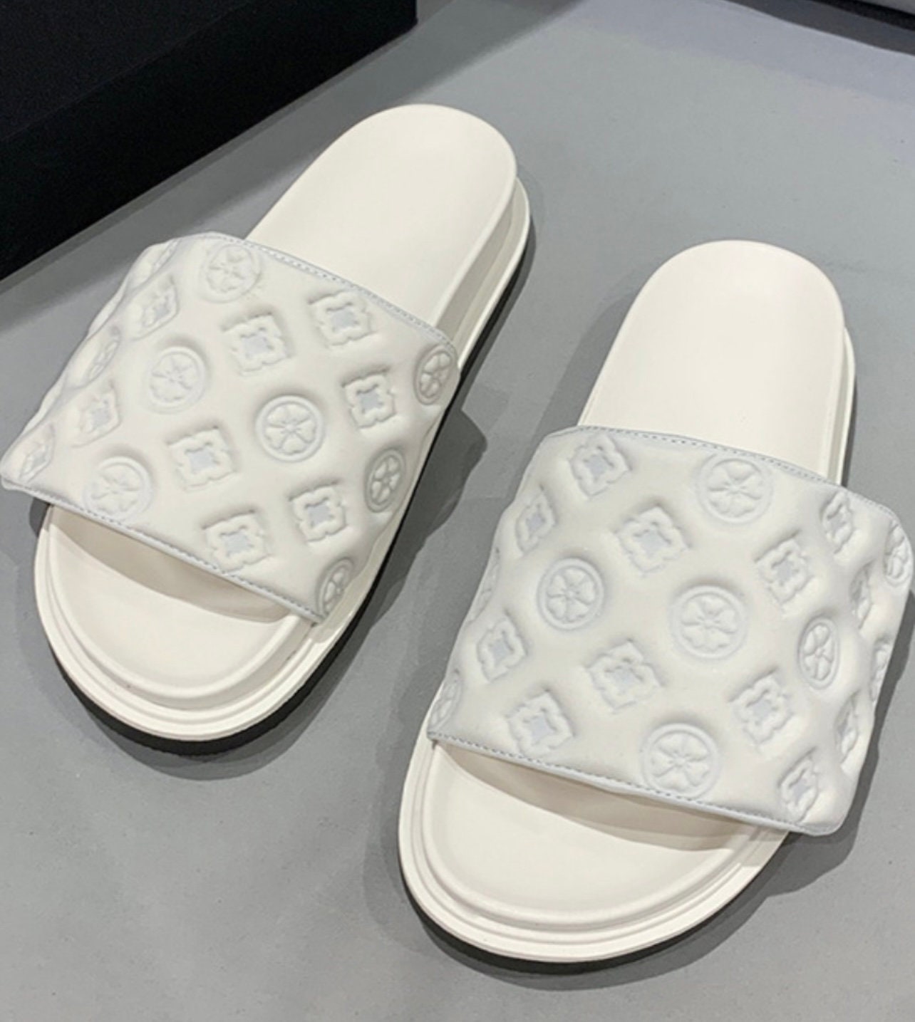 Men's Louis Vuitton Sandals, slides and flip flops from $469