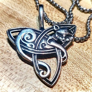 Celtic Cat Necklace, Trinity Knot Necklace, Kitty Cat Necklace, Celtic Trinity Knot Pendant Necklace, Stainless Steel Necklace Pendant